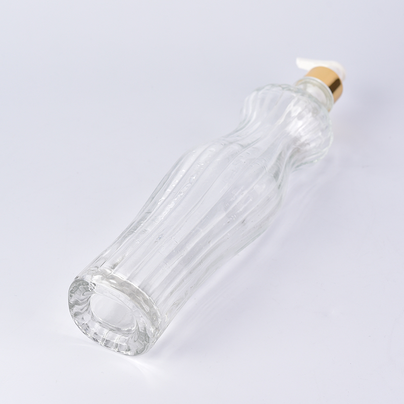 Wholesale hight whiteconmestic  glass perfume bottle