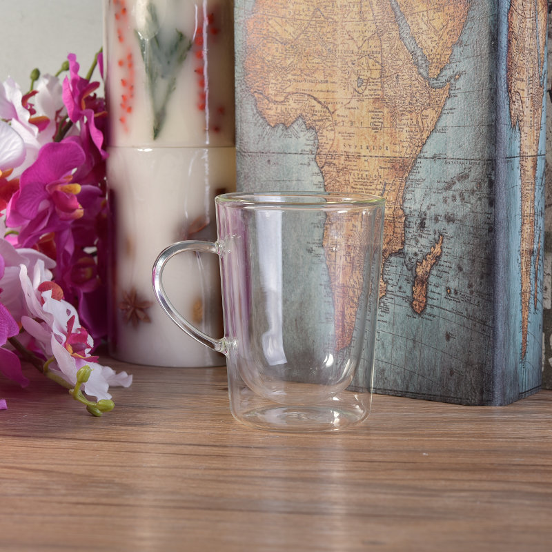 Double-wall glass drinking mug