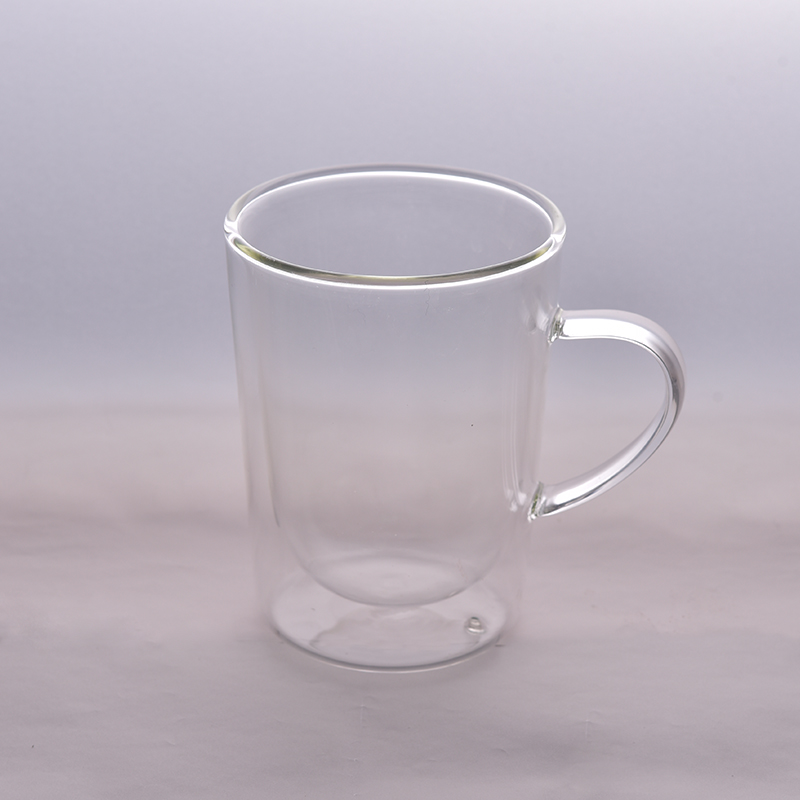 Double-wall borosilicate glass cup for drinking