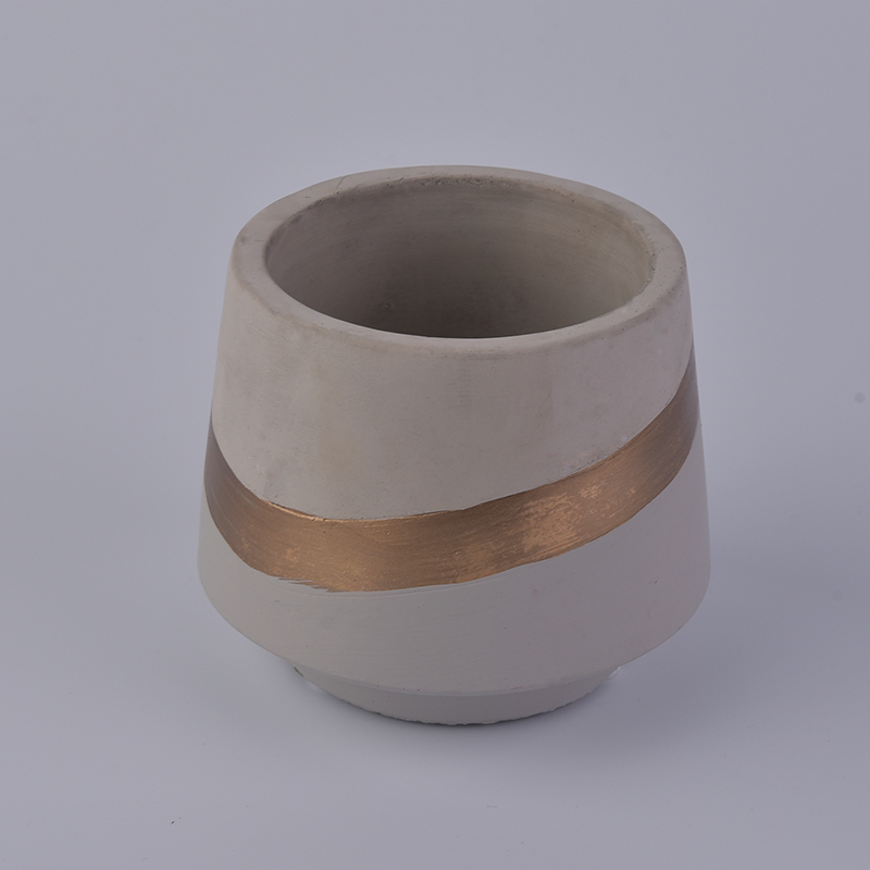 Retro design gold ring cement candle holder