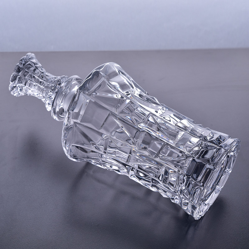 Exquisite Whiskey Decanter sets and 4 Cocktail Glasses