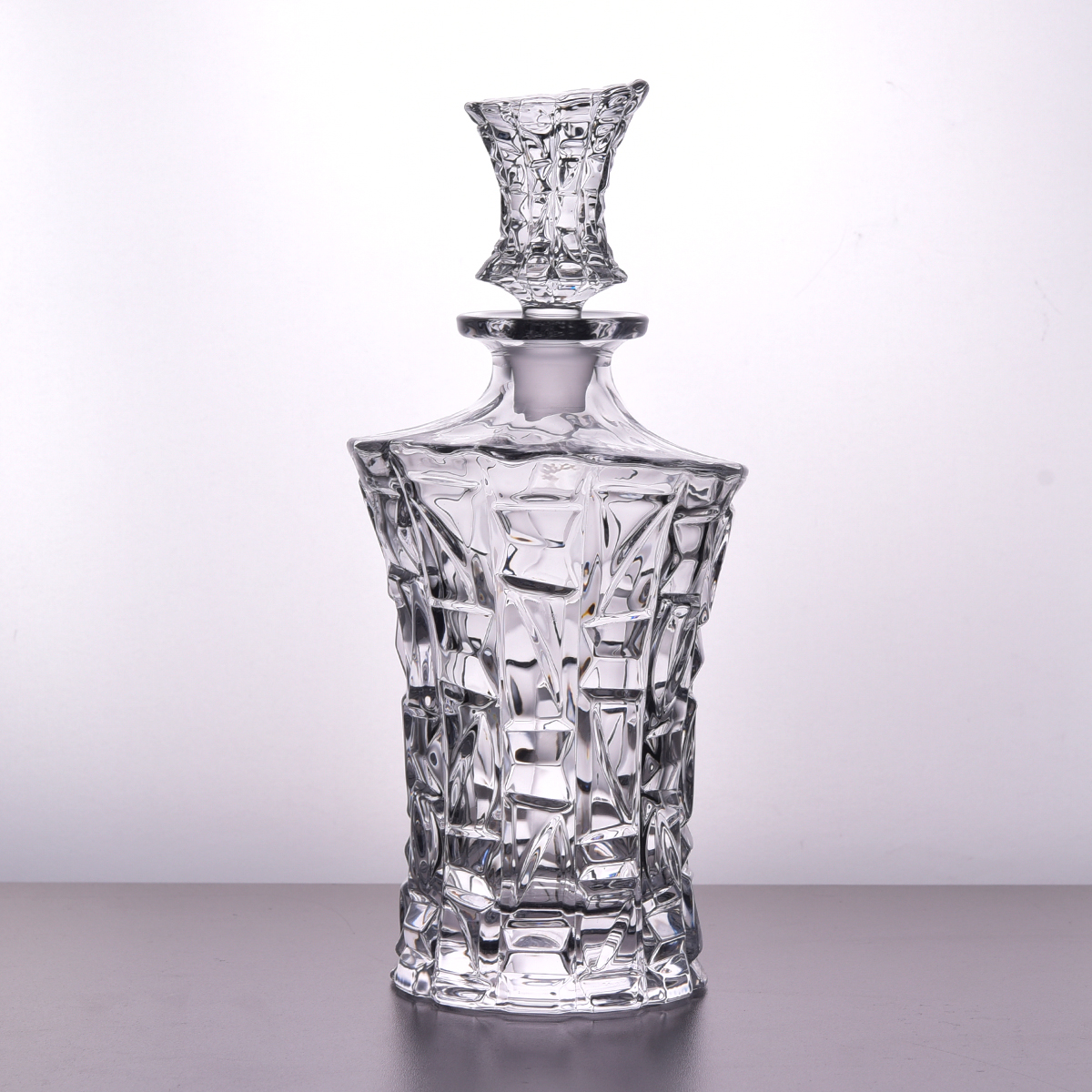 Exquisite Whiskey Decanter sets and 4 Cocktail Glasses