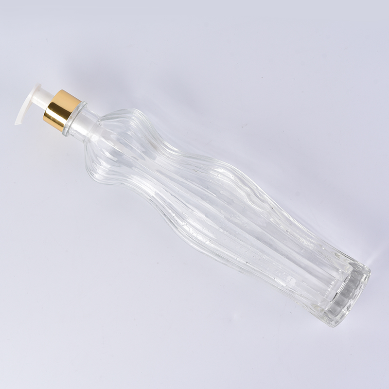 Wholesale hight whiteconmestic  glass perfume bottle